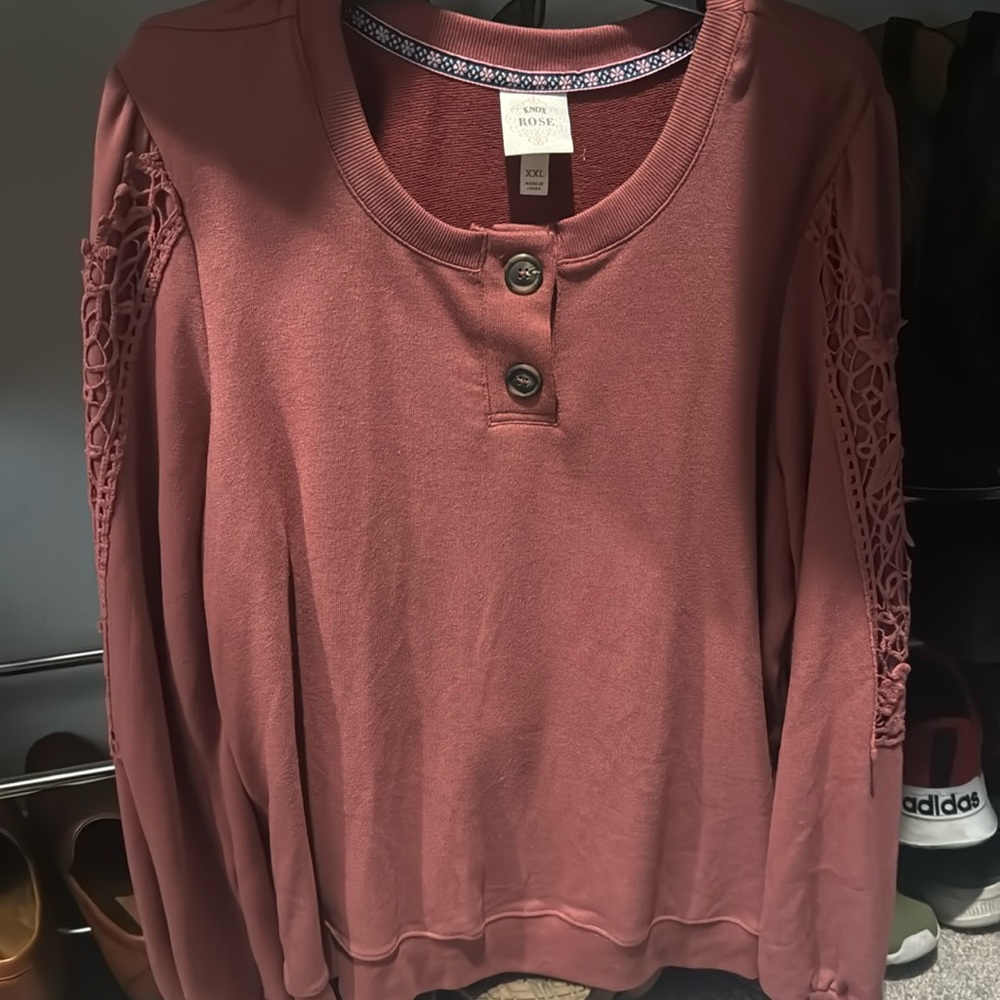 Know rose super soft crew neck with arm detail